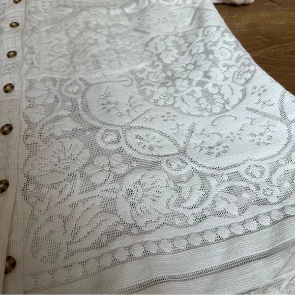 Anthropologie - The Aly Puff-Sleeve Button Down White Blouse by Pilcro - Picture 2 of 9